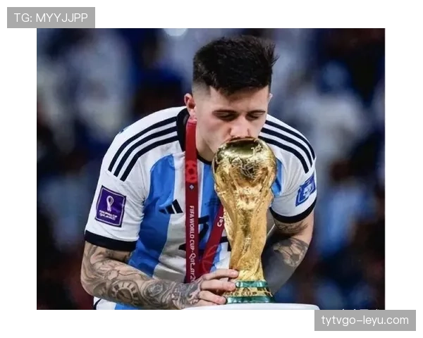 斯卡洛尼盛赞麦卡利斯特 称其为阿根廷队不可或缺核心