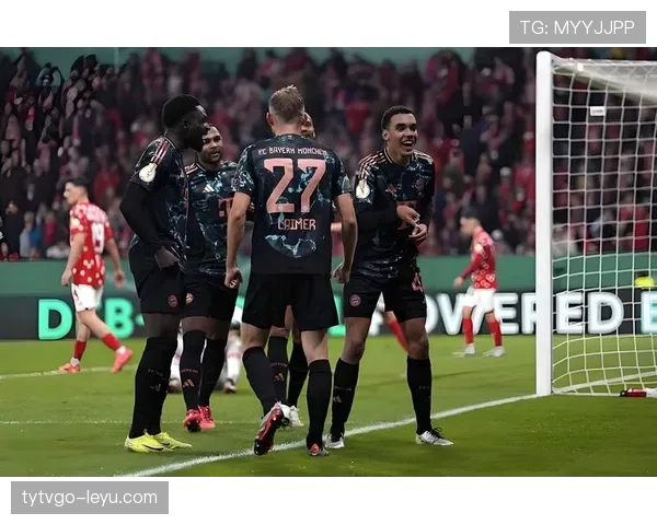 穆西亚拉在拜仁的战术角色与使用方式解析