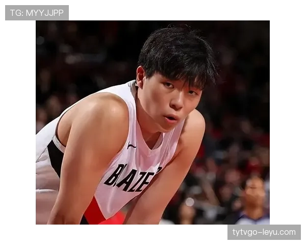 杨瀚森无球跑动拉开防守，比上赛季三分更高效