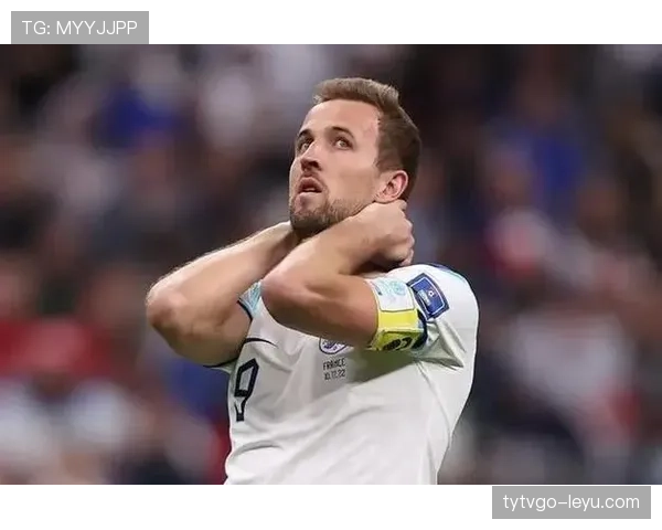 看到哈里·凯恩穿睡裤去买菜，我突然感觉我们的购物清单少了好几行数字